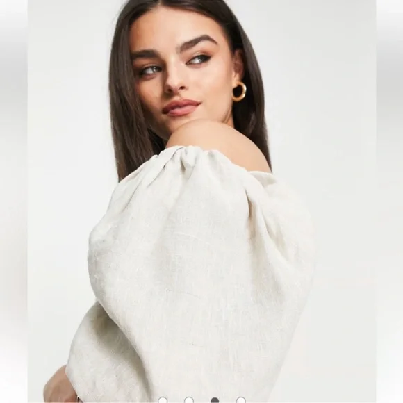 & other stories linen puff sleeve crop top twist front cream - Picture 2 of 11